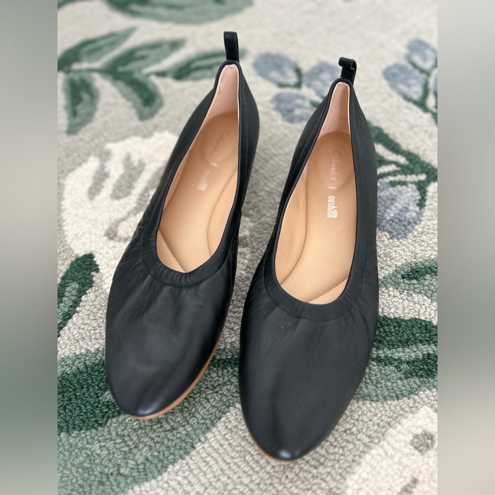 Clarks Black Women's Flats - Picture 2 of 9